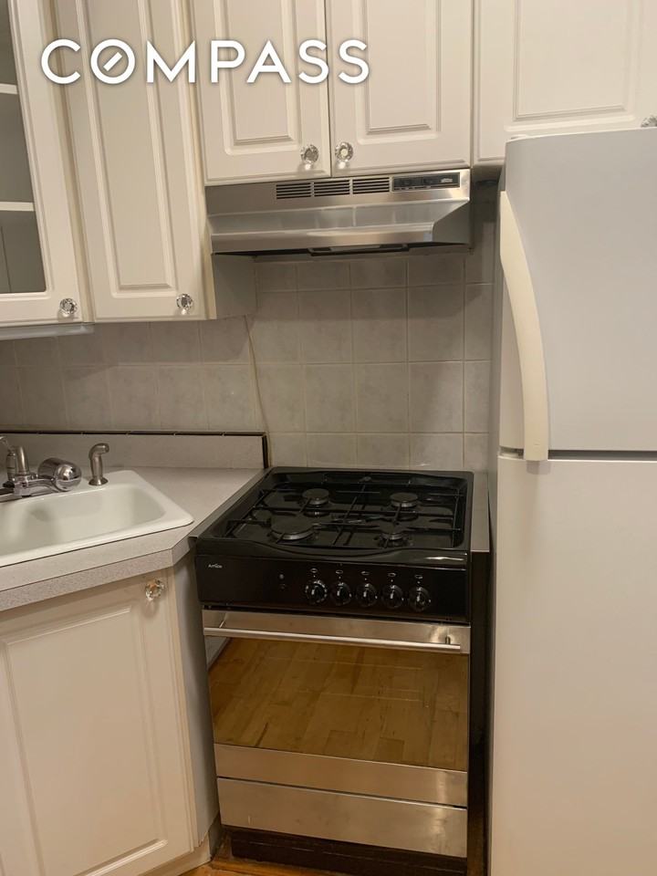 538 44th St #2 - Photo 4 of 5
