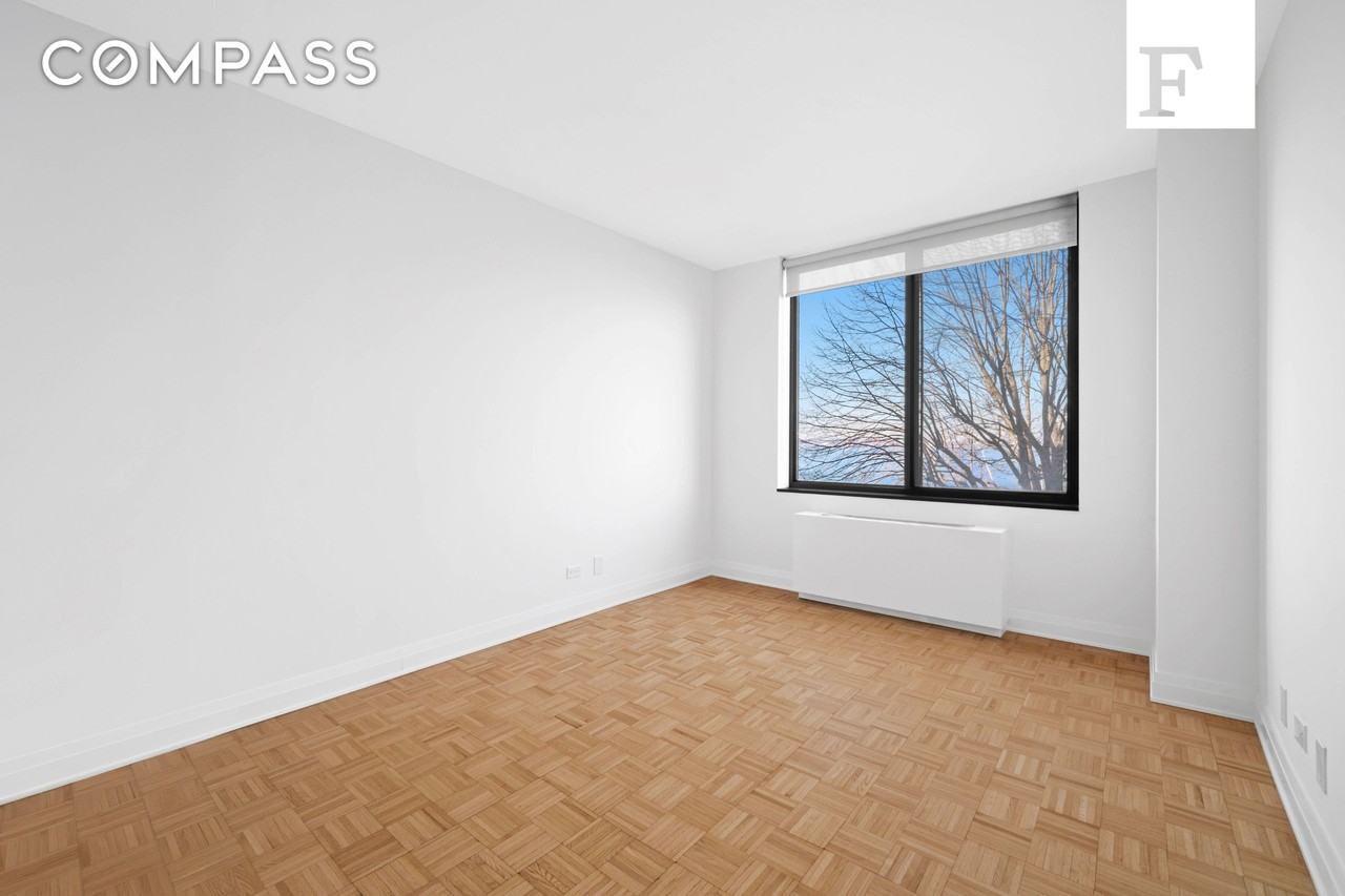 380 Rector Pl #3R - Photo 6 of 10