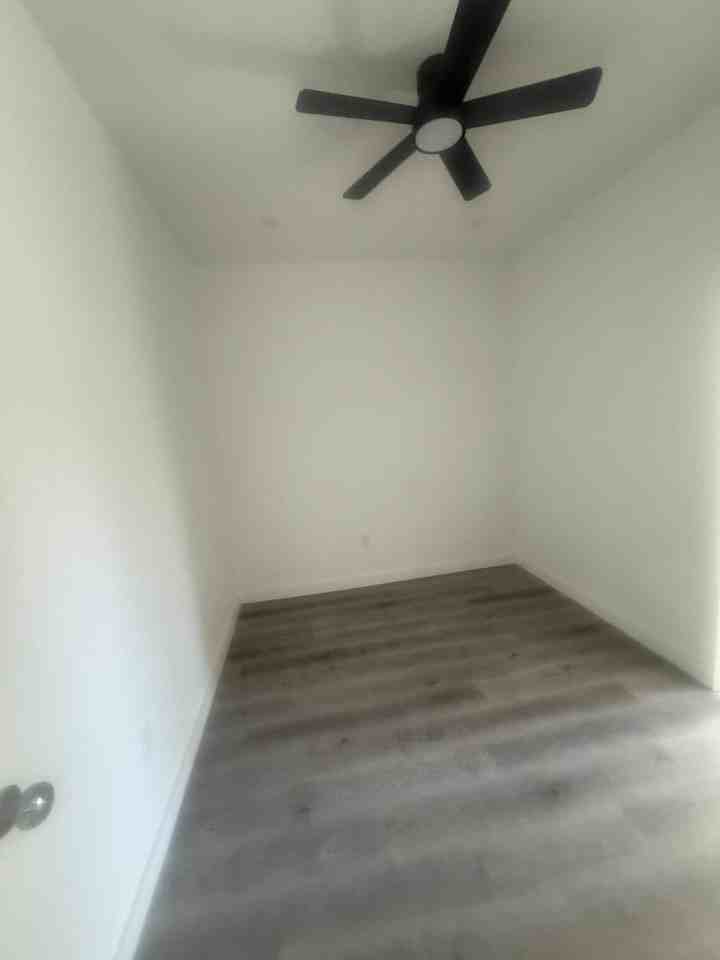 739 43rd St - Photo 3 of 10