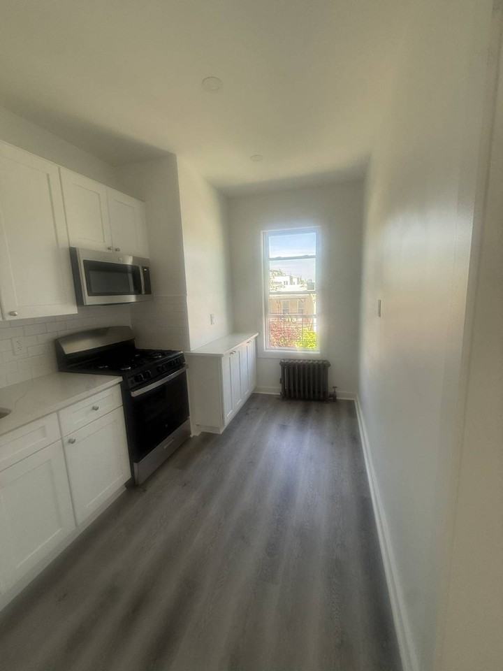739 43rd St - Photo 7 of 10