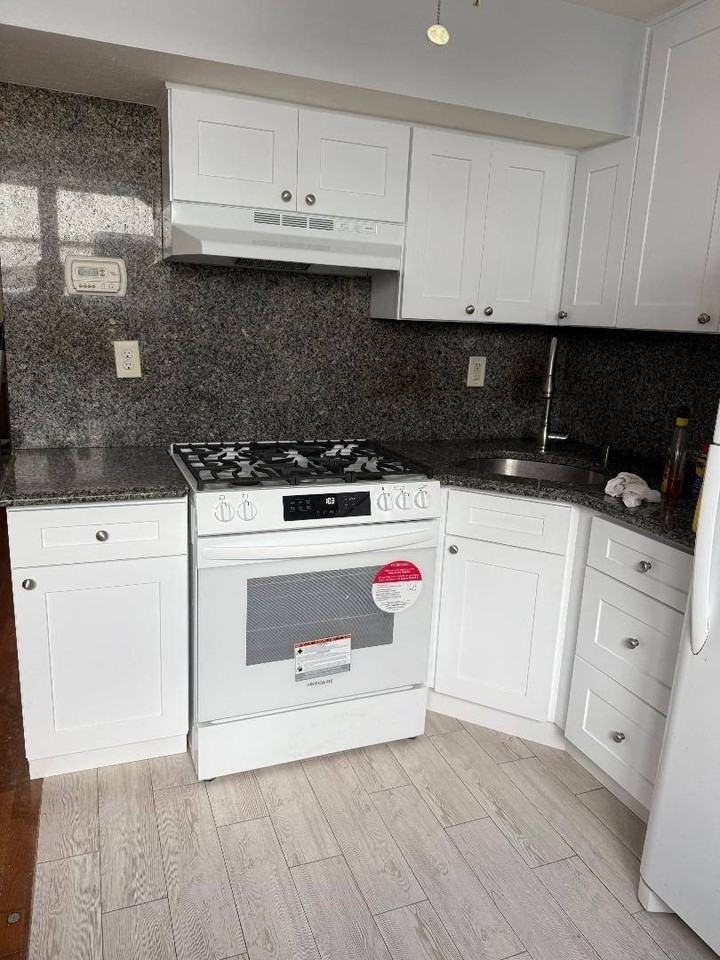 37 Ramona Ave #2 - Photo 4 of 9