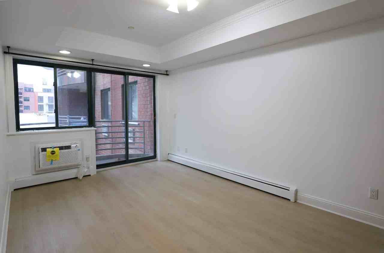 4105 College Point Blvd #5I - Photo 2 of 8