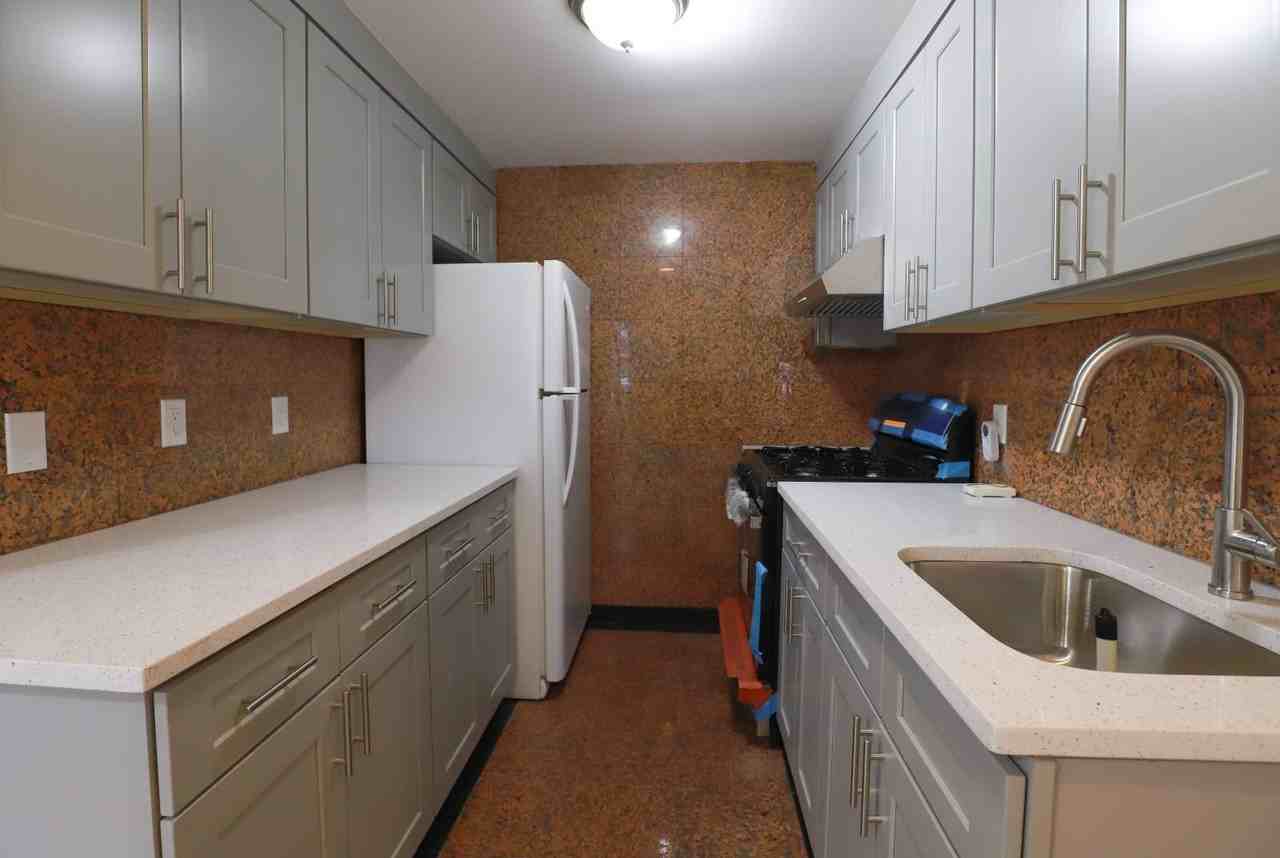 4105 College Point Blvd #5I - Photo 4 of 8