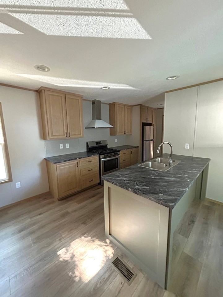 23 Mindi Ct - Photo 2 of 11