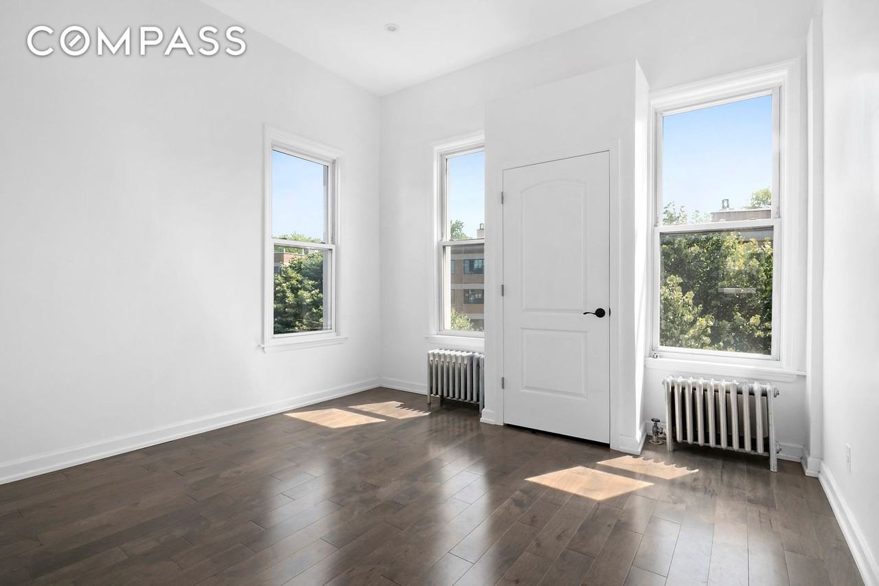 151 Leonard St #4 - Photo 5 of 6