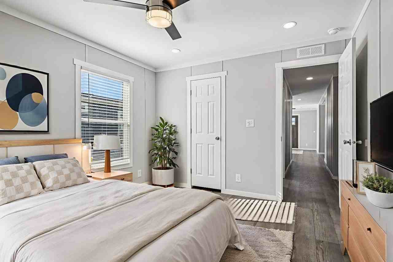 1635 American Dr - Photo 4 of 12