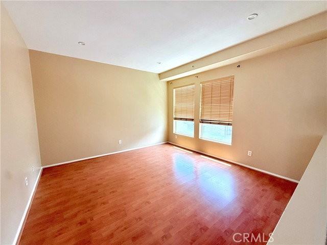 25911 Sandstone Ln - Photo 3 of 8
