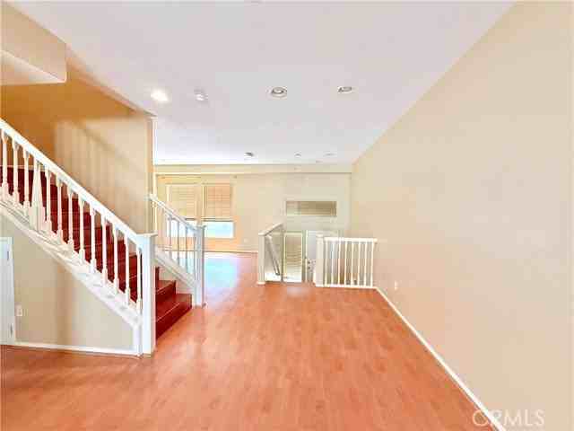 25911 Sandstone Ln - Photo 4 of 8