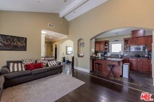 featured image of 1912 Vanderbilt Ln #C