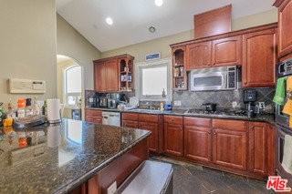 1912 Vanderbilt Ln #C - Photo 7 of 8