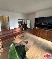 3005 Ocean Front Walk #A - Photo 4 of 8