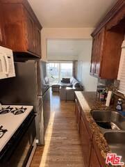 3005 Ocean Front Walk #A - Photo 6 of 8