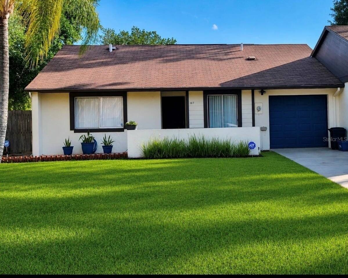 107 Shady Oak Dr