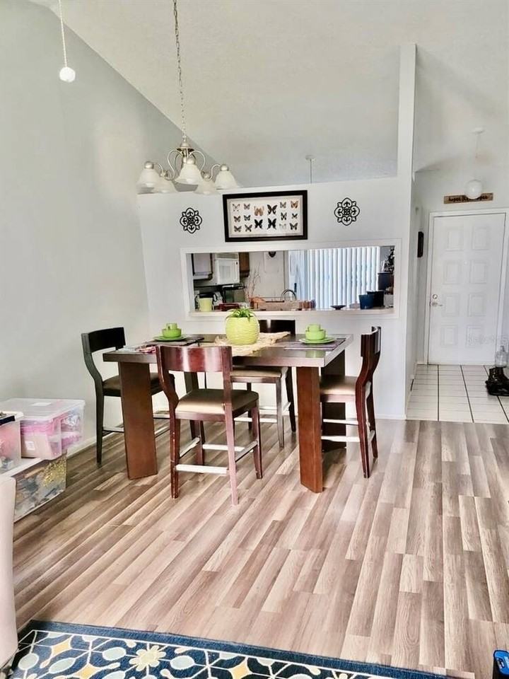 107 Shady Oak Dr - Photo 4 of 12