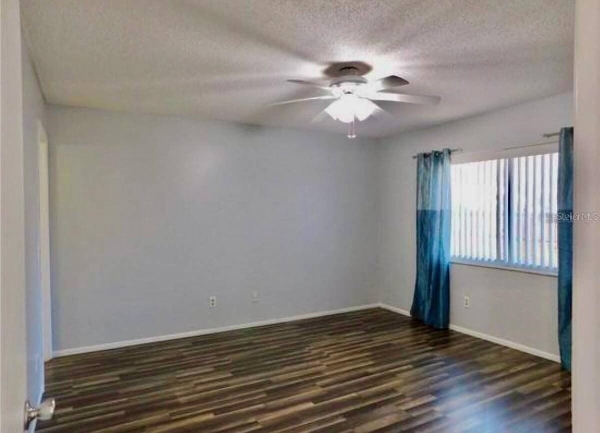 107 Shady Oak Dr - Photo 5 of 12