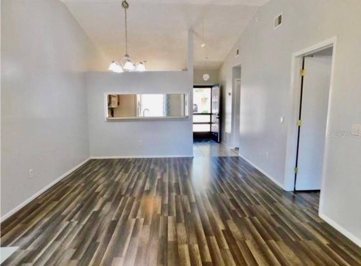 107 Shady Oak Dr - Photo 7 of 12