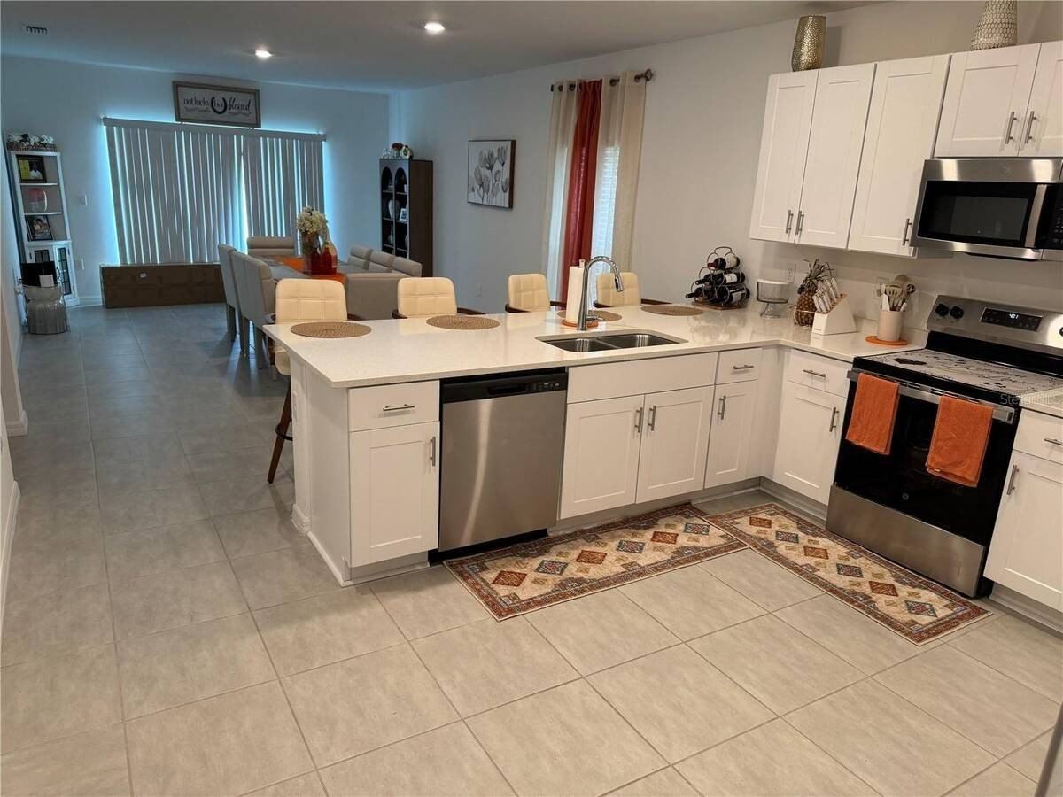 1951 Rosewood Cir - Photo 6 of 8
