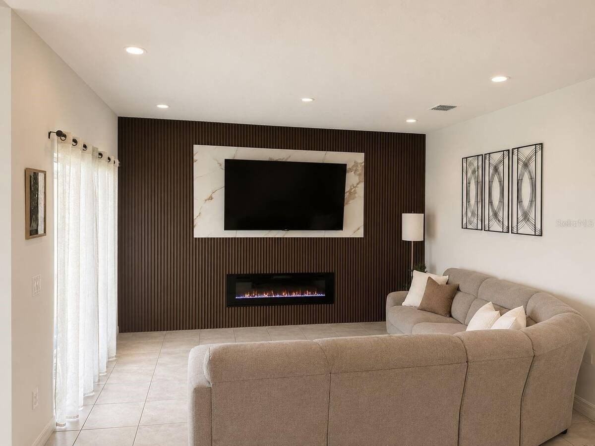 1051 Patriot Loop - Photo 3 of 13