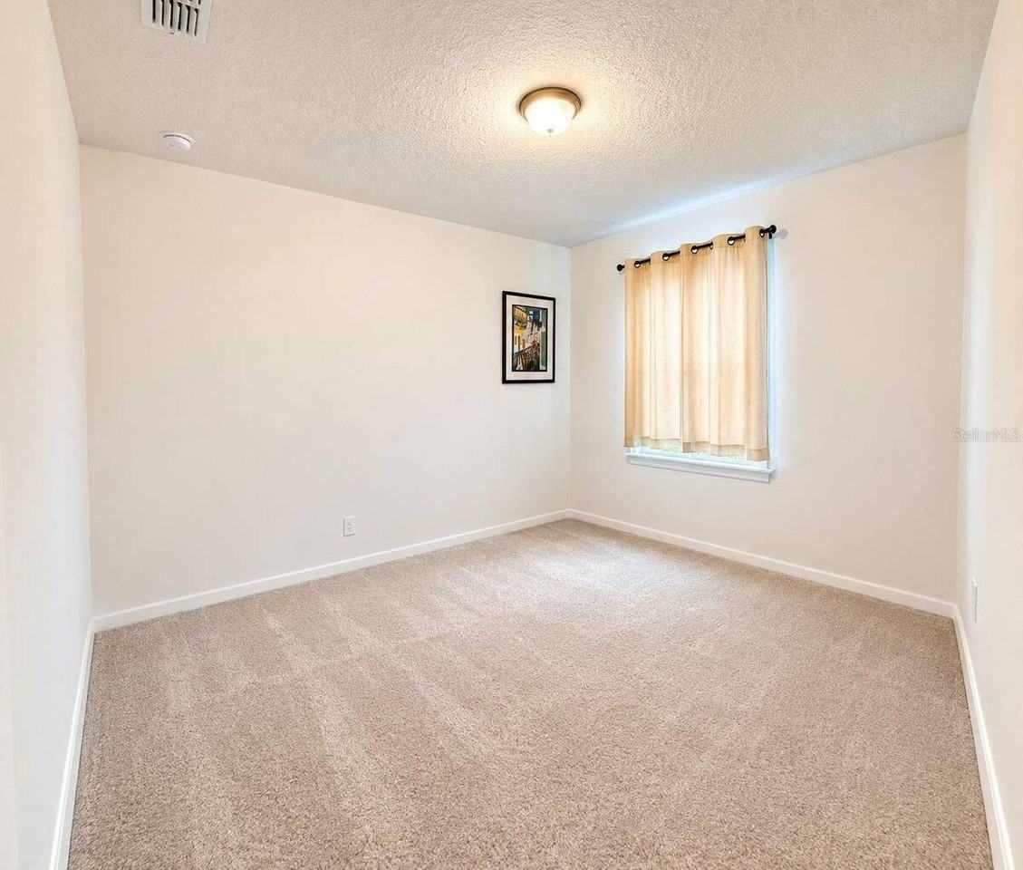 1051 Patriot Loop - Photo 7 of 13