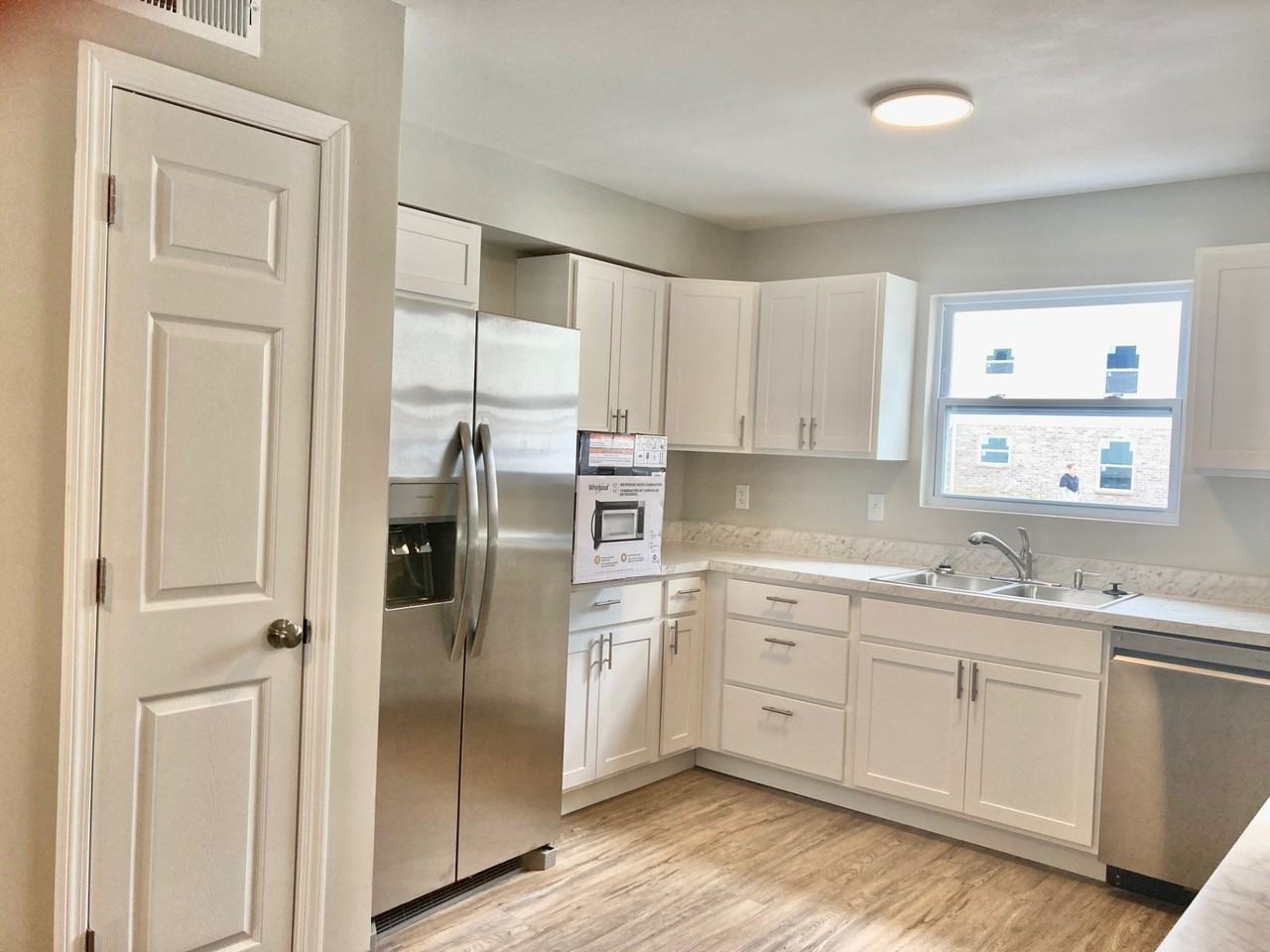 439 7th St #201 - Photo 6 of 12