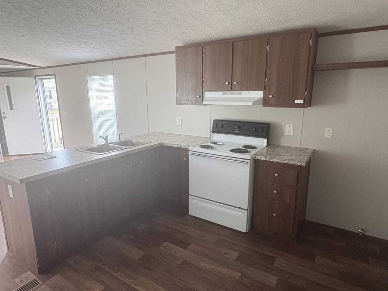 300 Pearl St #53 - Photo 3 of 6