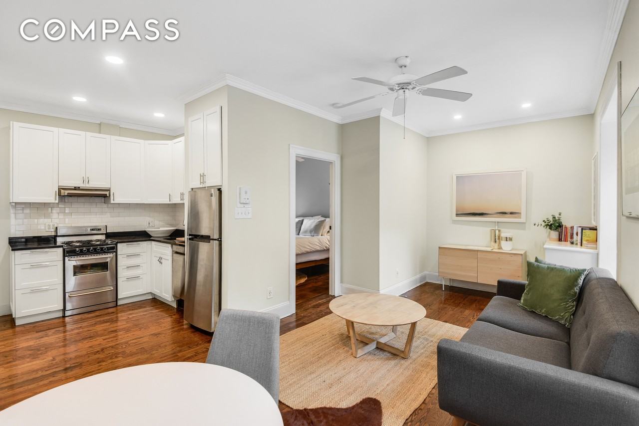 322 6th St #2 - Photo 2 of 9