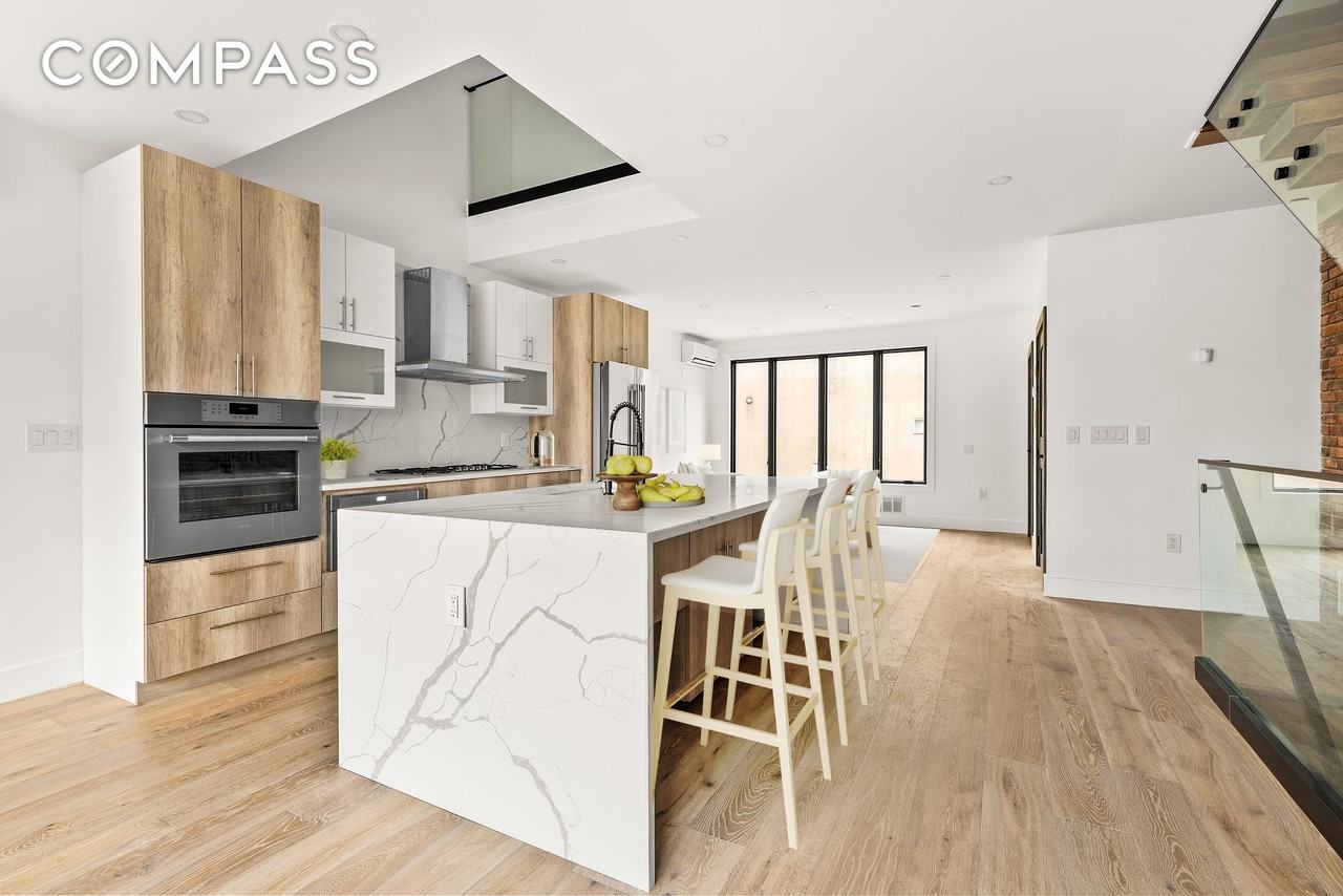 332 Quincy St #2 - Photo 3 of 11