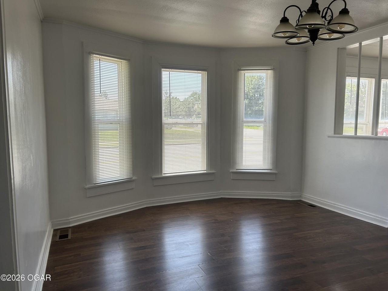 1931 Kentucky Ave - Photo 4 of 9