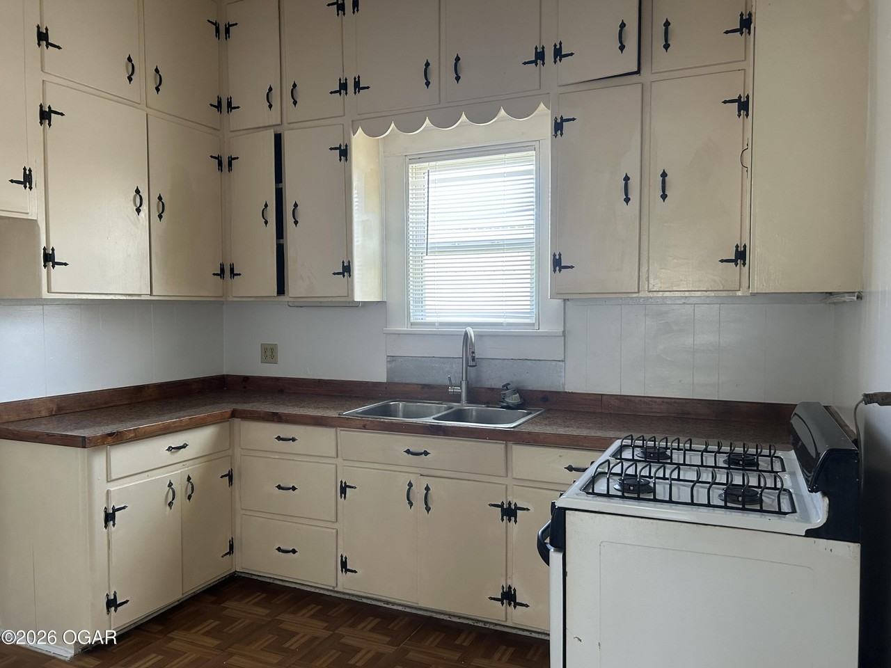 1931 Kentucky Ave - Photo 5 of 9
