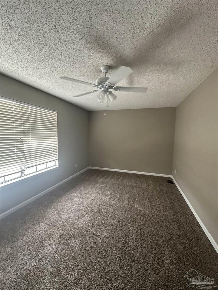 6425 Concord Way - Photo 4 of 7