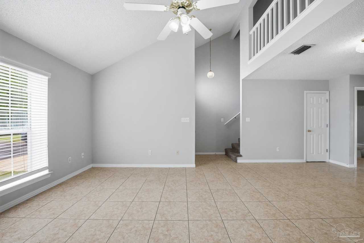 3212 Fernwood Dr - Photo 4 of 16
