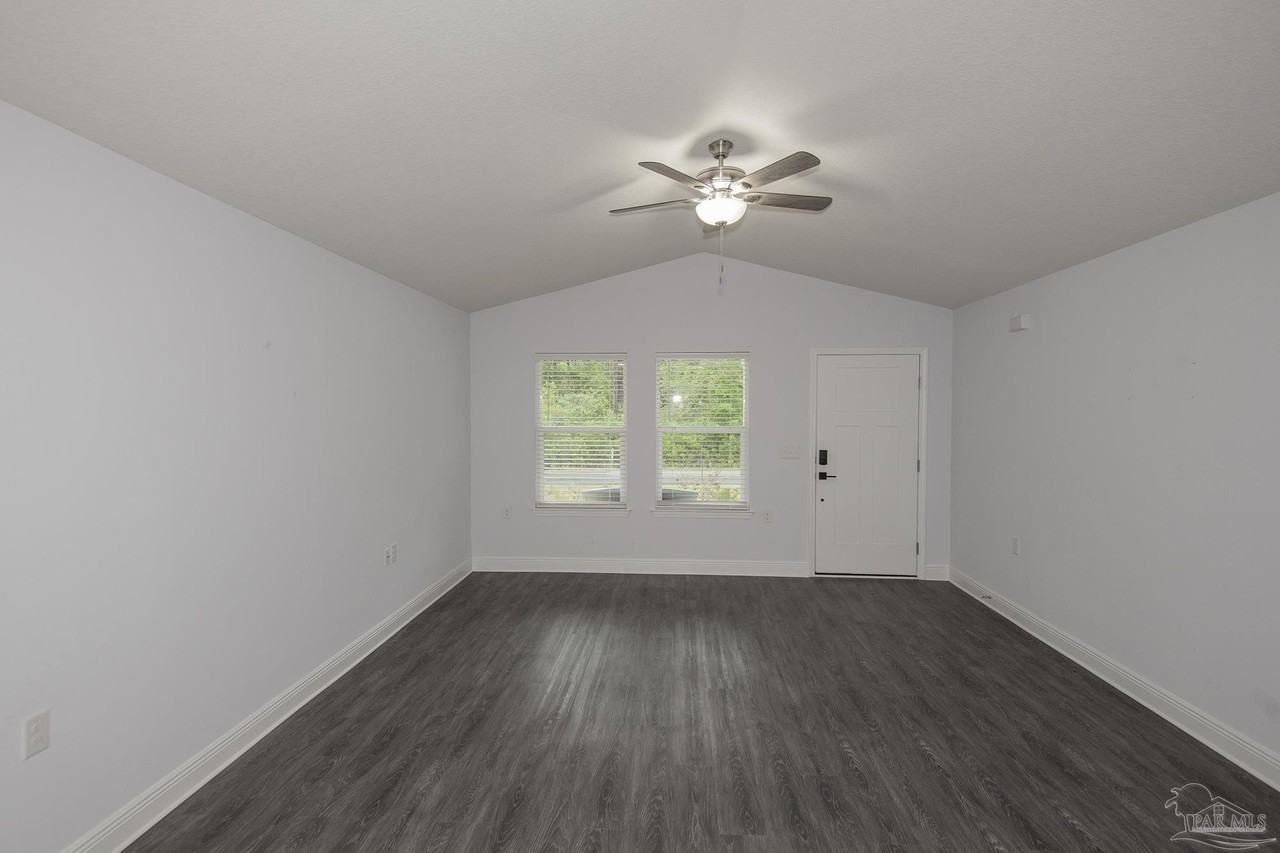 3304 Bonfire Dr - Photo 6 of 34