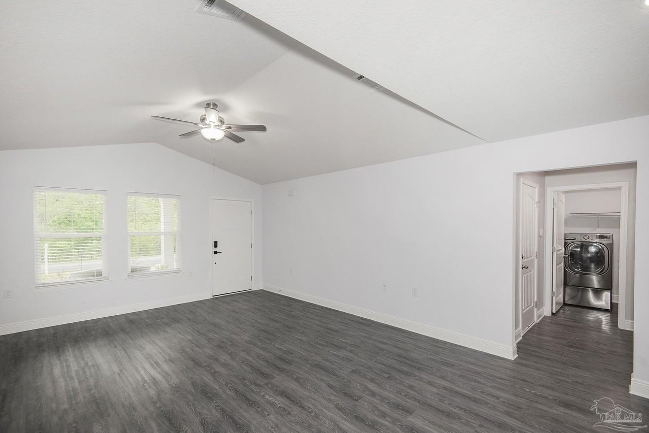 3304 Bonfire Dr - Photo 7 of 34