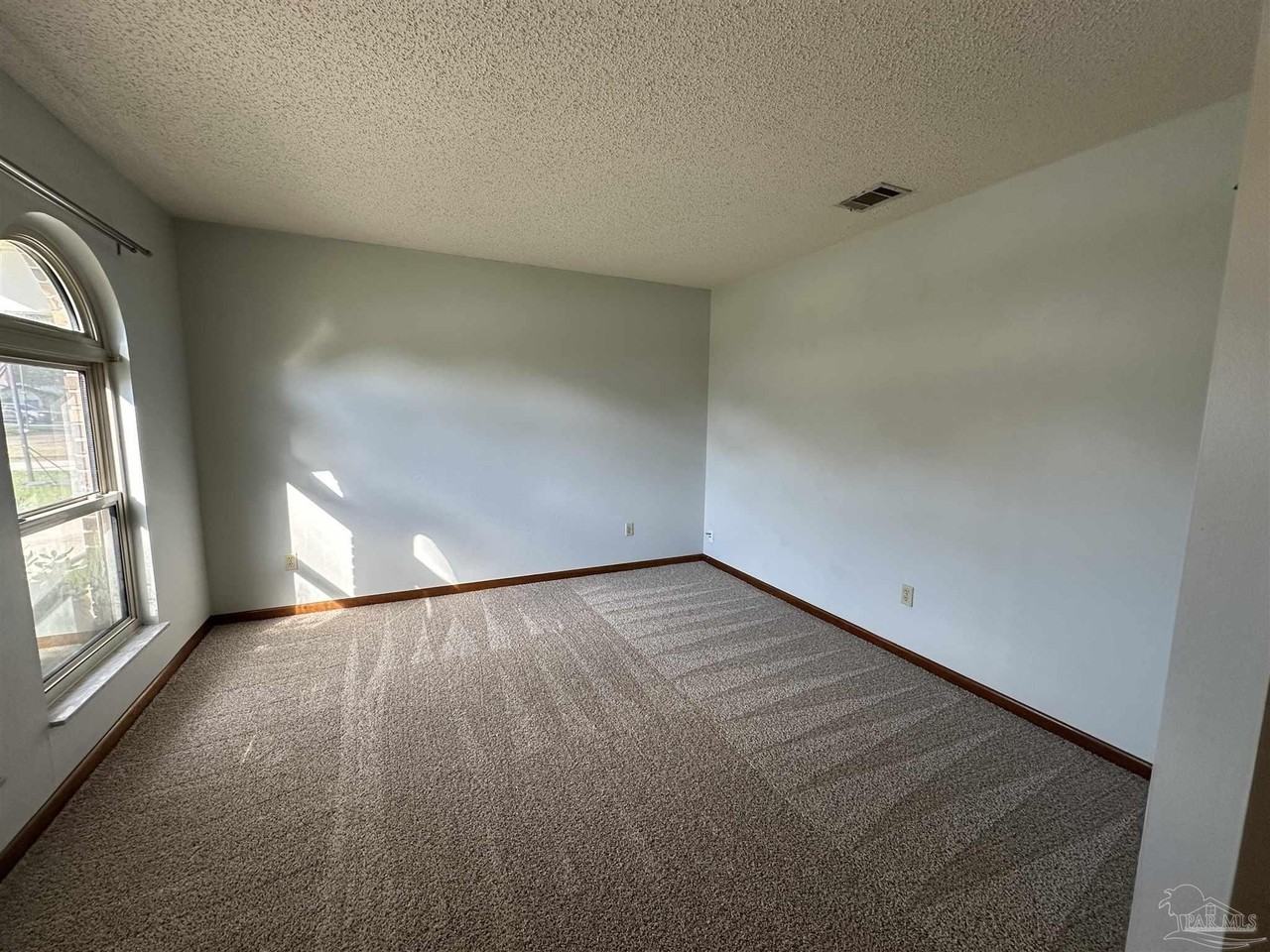 2952 Breckenridge Dr - Photo 3 of 22