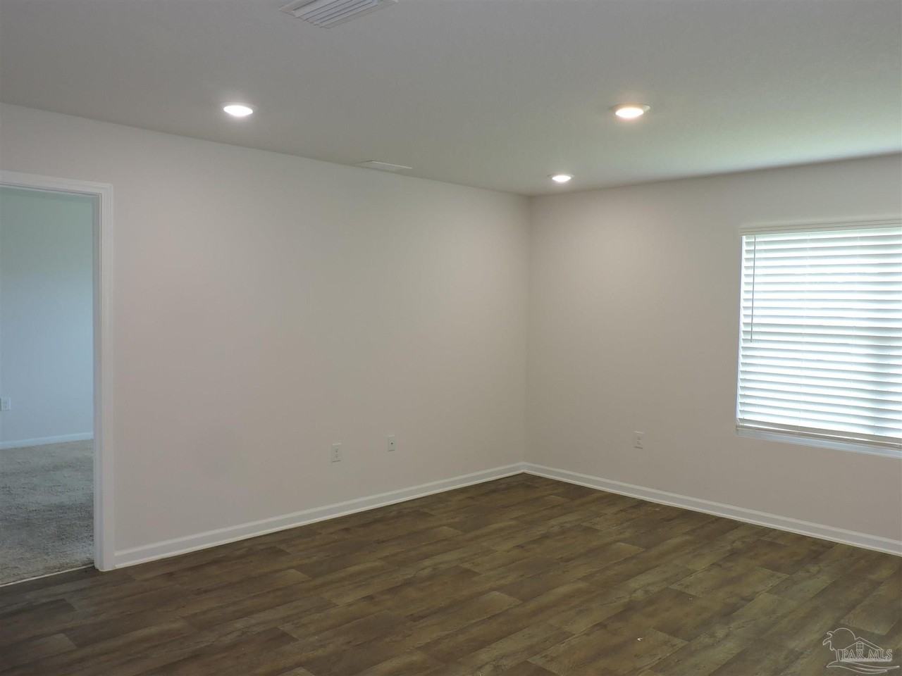 7580 Steeplechase Blvd - Photo 4 of 25