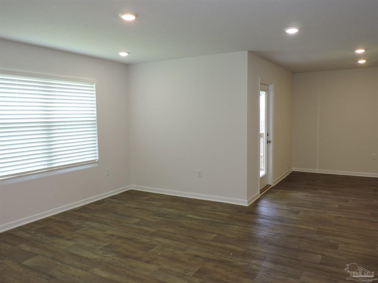 7580 Steeplechase Blvd - Photo 5 of 25
