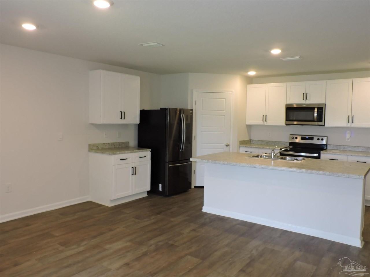 7580 Steeplechase Blvd - Photo 6 of 25