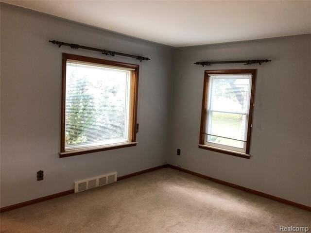 2111 W 14 Mile Rd - Photo 3 of 23
