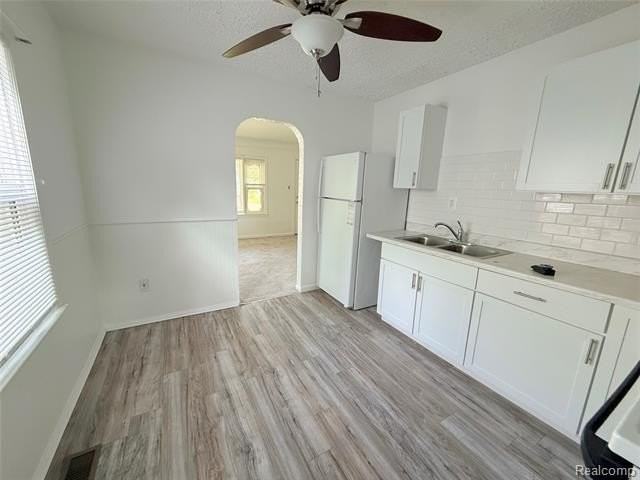 21212 Rensselaer St - Photo 5 of 11