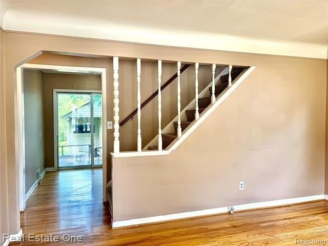 2027 Brockton Ave - Photo 3 of 16