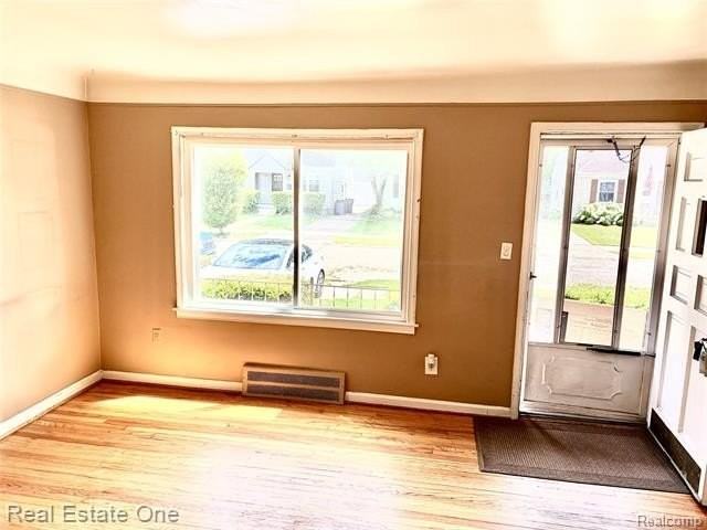 2027 Brockton Ave - Photo 4 of 16