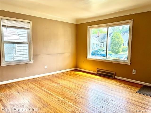 2027 Brockton Ave - Photo 5 of 16