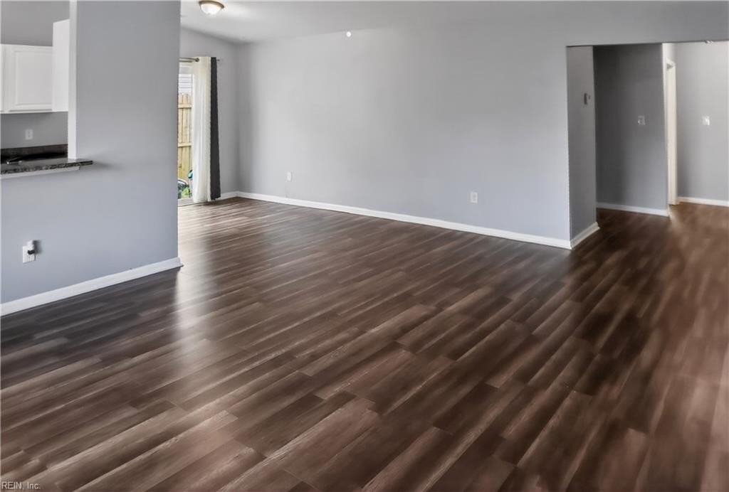 2315 Maltby Ave - Photo 3 of 11