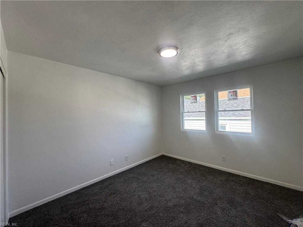 1125 Little Bay Ave #4 - Photo 4 of 9