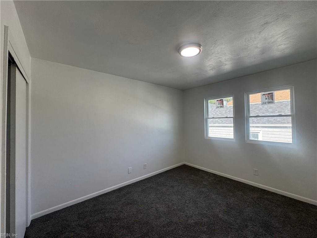 1125 Little Bay Ave #4 - Photo 5 of 9