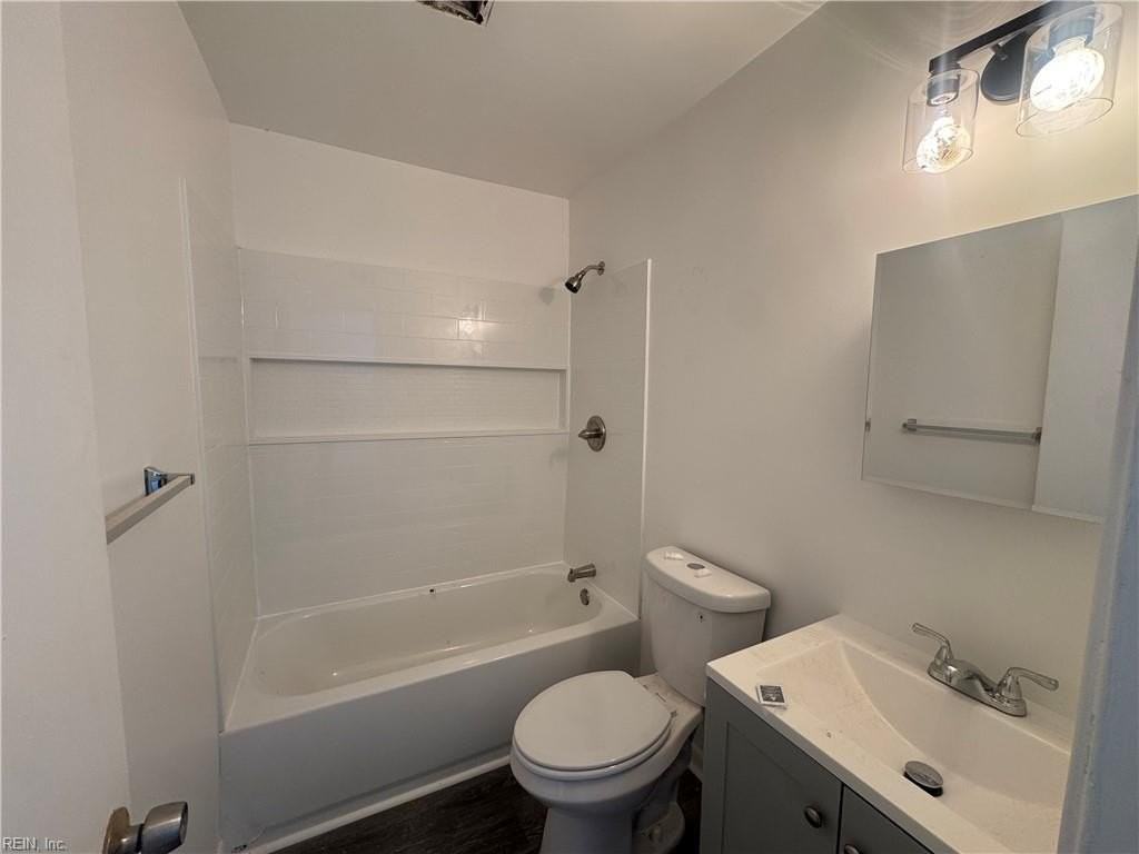 1125 Little Bay Ave #4 - Photo 7 of 9