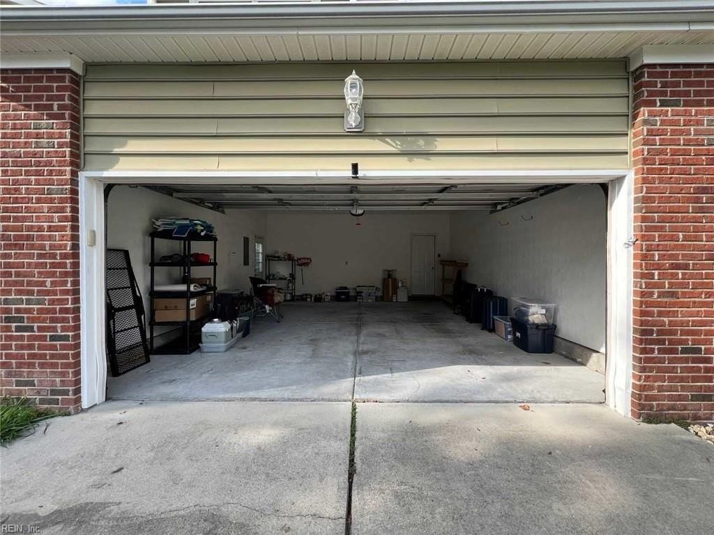 1812 Kempsville Crossing Ln - Photo 2 of 45