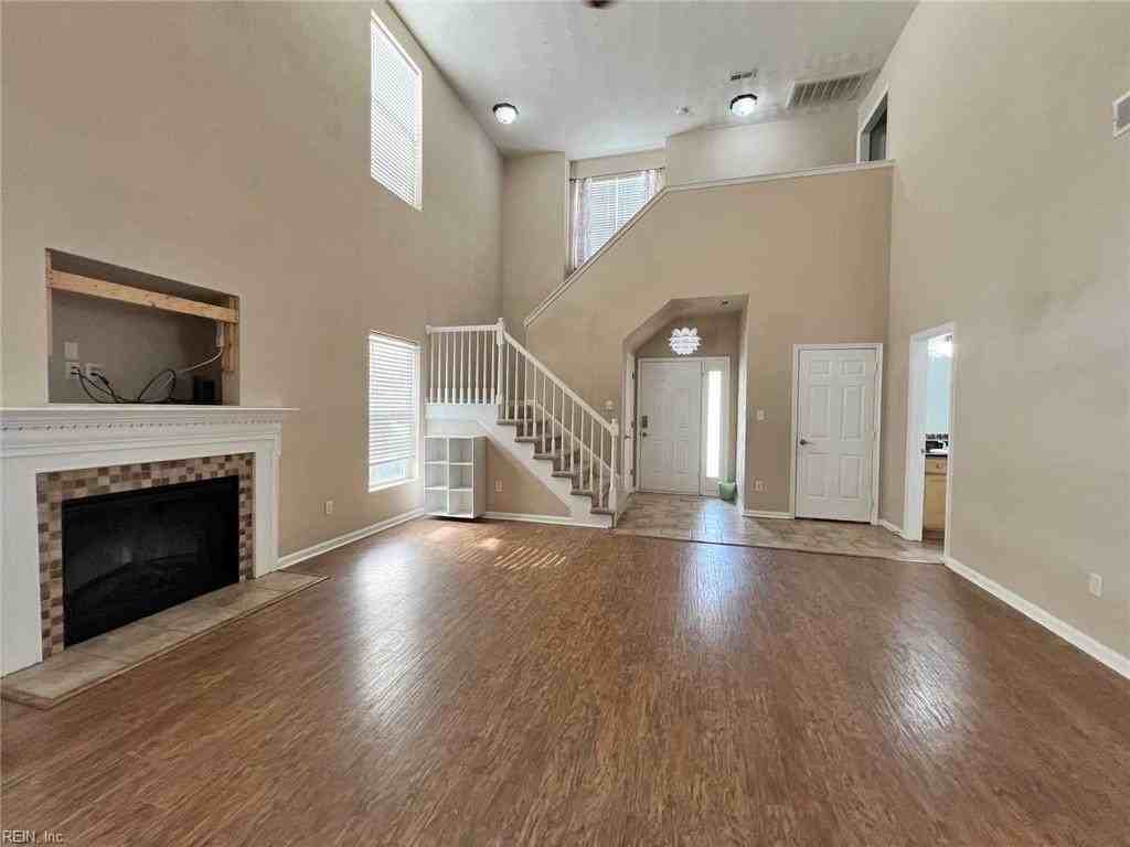 1812 Kempsville Crossing Ln - Photo 7 of 45