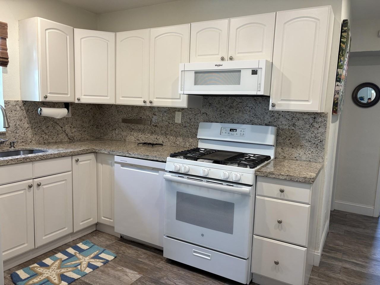 501 Sw 11th St #R - Photo 7 of 16