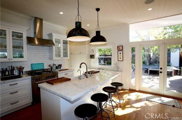 555 Bluebird Canyon Dr - Photo 2 of 6